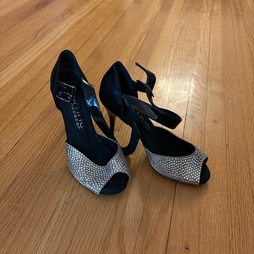 Ballroom dance shoes